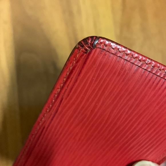 Authentic Louis Vuitton Epi Key Cles Coin Pouch - Picture 3 of 10